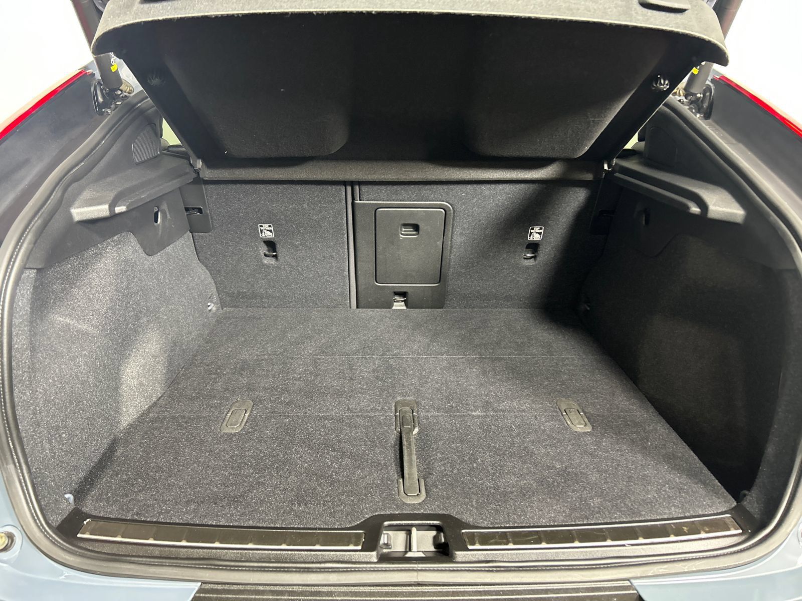 Used 2023 Volvo C40 P8 Recharge Plus AWD/4WD image 27