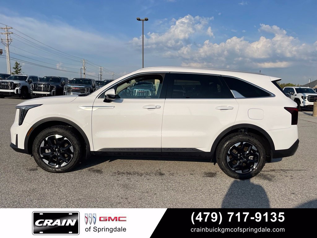 Used 2025 Kia Sorento S AWD/4WD image 4