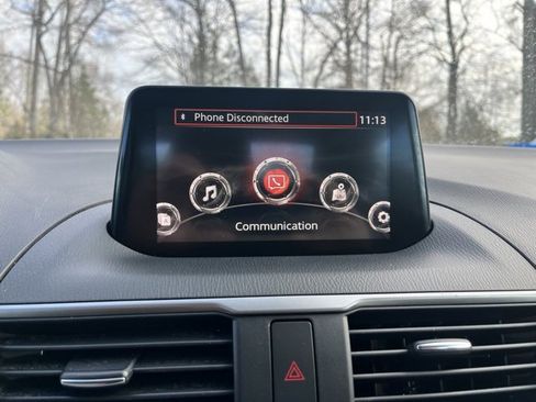 Used 2018 MAZDA MAZDA3 Sport image 9