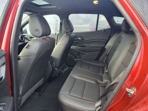 Certified 2024 Chevrolet Trax RS w/ Sunroof Package image 11