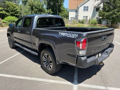 Used 2023 Toyota Tacoma TRD Sport AWD/4WD image 5