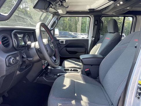 Certified 2024 Jeep Wrangler Unlimited Rubicon image 25