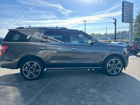 Used 2021 Ford Expedition Limited image 26