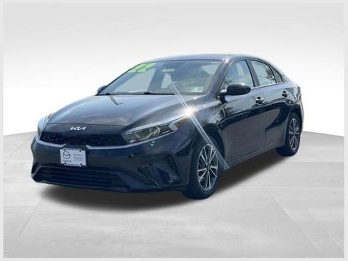 Used 2022 Kia Forte LXS FWD image 1