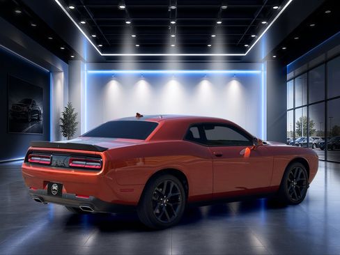 Used 2020 Dodge Challenger SXT w/ Driver Convenience Group RWD image 4