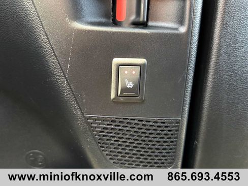 Used 2025 Chrysler Pacifica Limited FWD image 31