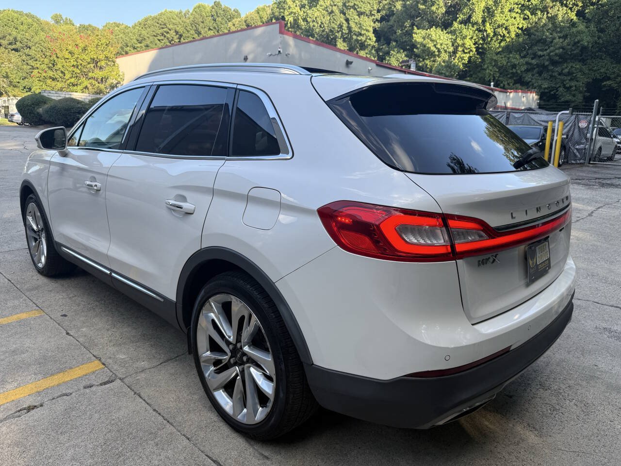 Used 2018 Lincoln MKX Reserve w/ Driver Assistance Package FWD image 42