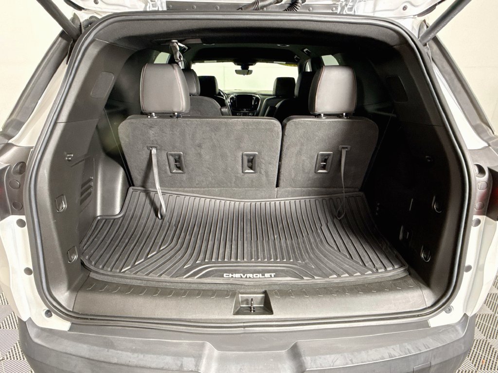 Used 2023 Chevrolet Traverse RS FWD image 26