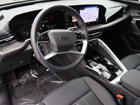 Certified 2025 Audi Q5 Premium w/ Convenience Package AWD/4WD image 13