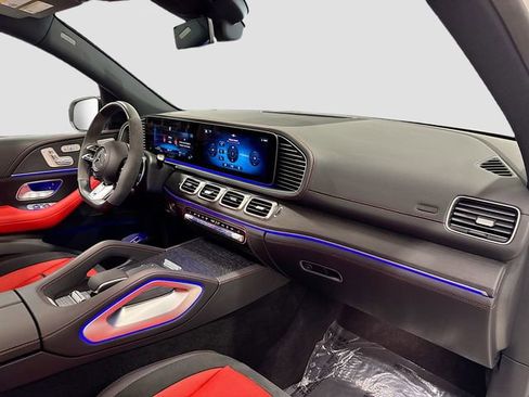 Used 2025 Mercedes-Benz GLE 53 AMG 4MATIC image 31