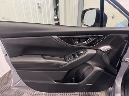 Used 2019 Subaru Crosstrek 2.0i Limited w/ Moonroof Package w/Navigation image 9