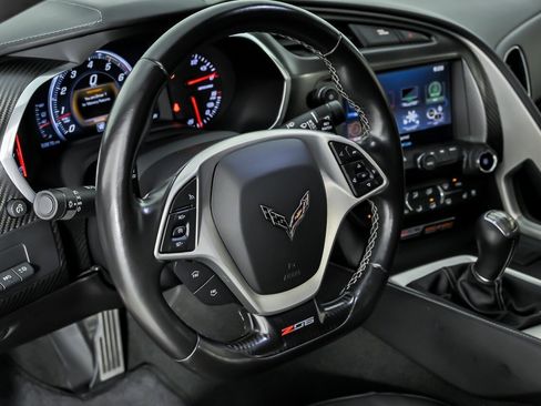 Used 2016 Chevrolet Corvette Z06 w/ 3LZ Preferred Equipment Group RWD image 23