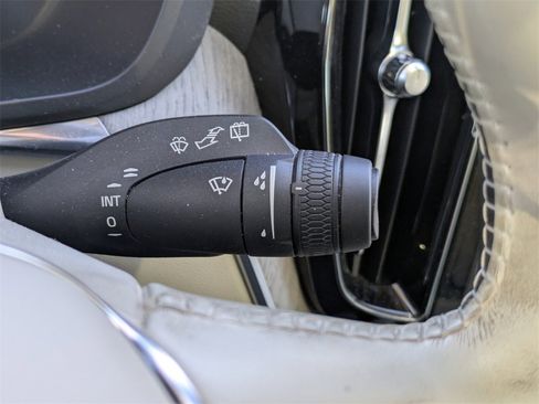 Used 2023 Volvo XC60 B5 Ultimate w/ Climate Package image 37