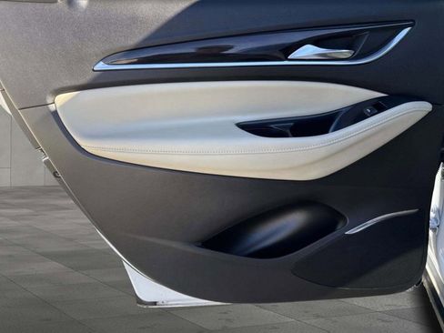 Used 2021 Buick Enclave Essence w/ Sound and Sites Package image 23