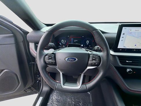 Used 2025 Ford Explorer ST-Line w/ ST-Line Street Pack image 37