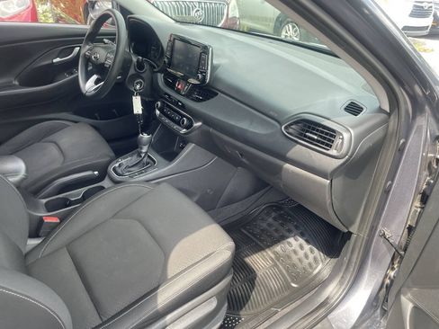 Used 2018 Hyundai Elantra GT FWD image 23