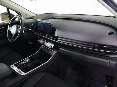 Used 2025 Kia Carnival SX Prestige FWD image 9