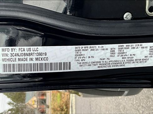 Used 2024 Jeep Compass Latitude image 21