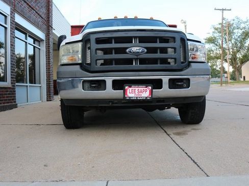 Used 2006 Ford F350 XL image 9