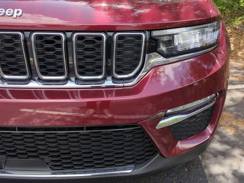 Used 2025 Jeep Grand Cherokee Limited RWD image 11
