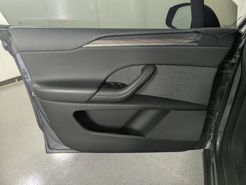 Used 2023 Tesla Model X AWD/4WD image 10