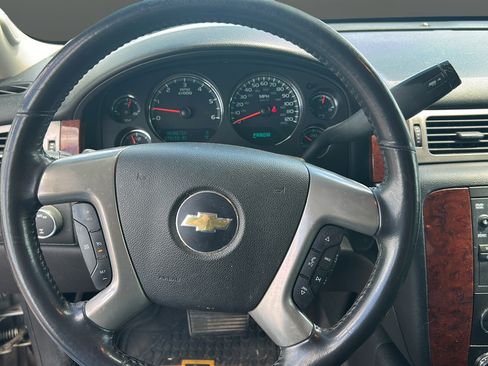 Used 2014 Chevrolet Suburban LT AWD/4WD image 12