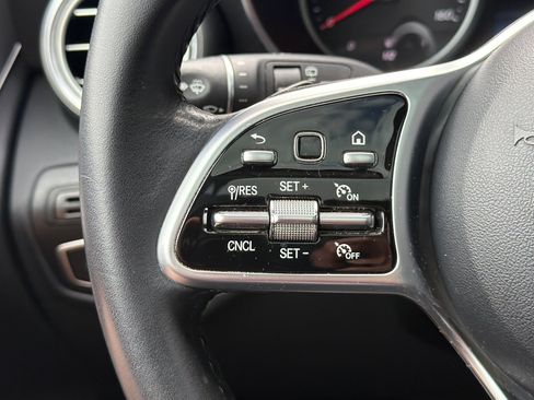 Used 2021 Mercedes-Benz GLC 300 4MATIC image 31