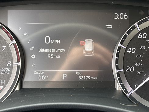 Certified 2024 Toyota Highlander XLE FWD image 22