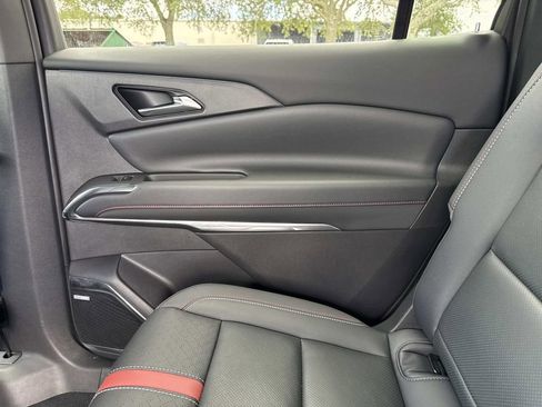 Used 2026 Chevrolet Traverse RS FWD image 15