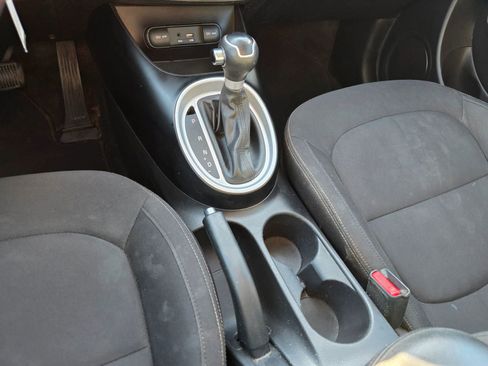 Used 2016 Kia Soul FWD image 14
