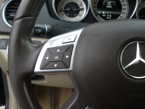 Used 2013 Mercedes-Benz C 250 Sedan image 36