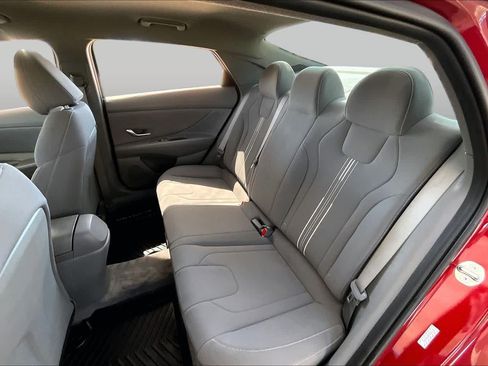 Used 2023 Hyundai Elantra SEL w/ Winter Weather Package FWD image 20