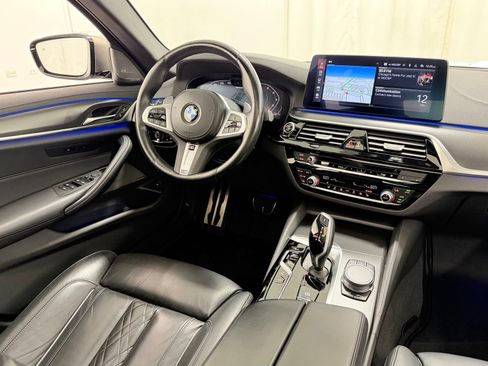 Used 2023 BMW M550i xDrive AWD/4WD image 10