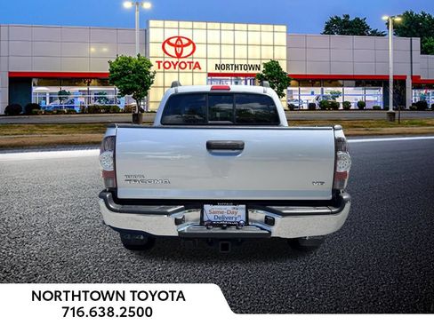 Used 2011 Toyota Tacoma 4x4 Double Cab w/ TRD Off-Road Pkg image 13