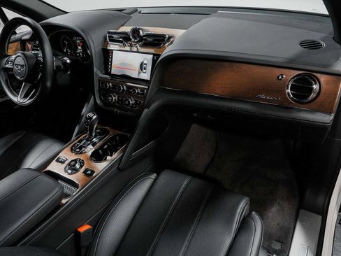 Used 2023 Bentley Bentayga Extended Wheelbase image 39
