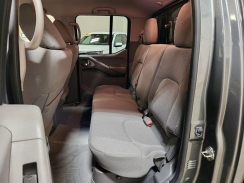 Used 2020 Nissan Frontier SV w/ Midnight Edition Floor Mats image 23