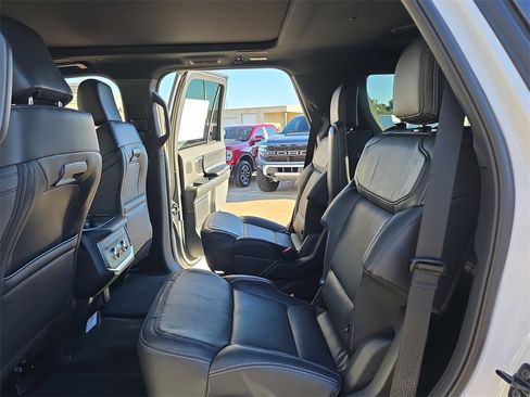 New 2025 Ford Expedition Platinum w/ Stealth Performance Package image 15