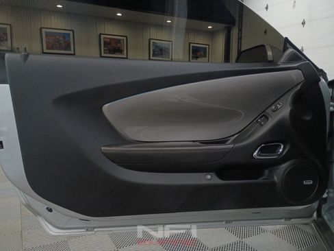 Used 2010 Chevrolet Camaro SS w/ LPO, Ground Effects Package RWD image 38