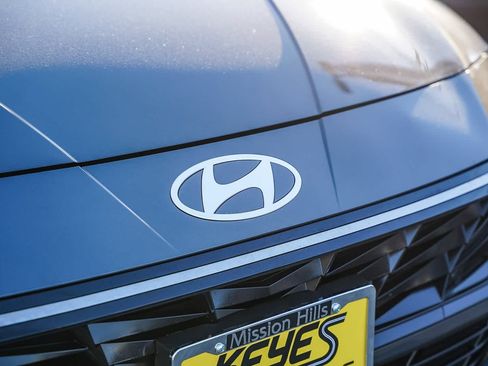 Certified 2024 Hyundai Elantra SEL w/ Convenience Package image 5