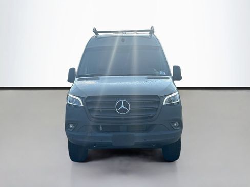 Used 2024 Mercedes-Benz Sprinter 2500 image 8