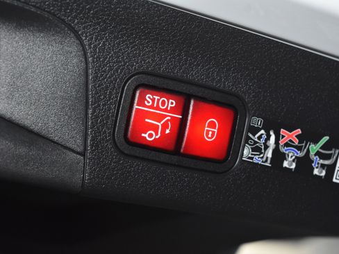 New 2026 Mercedes-Benz GLS 450 4MATIC image 30