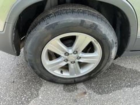 Used 2020 Chevrolet Trax LS w/ Tint and Cruise Package FWD image 10