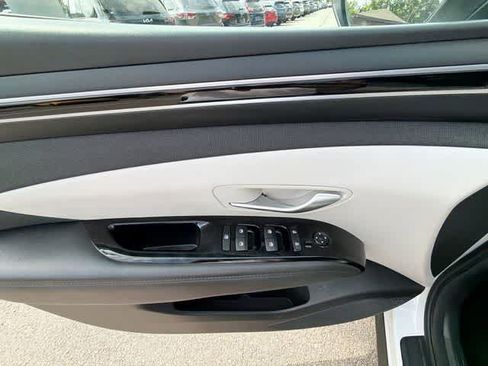 Used 2024 Hyundai Tucson Limited AWD/4WD image 19