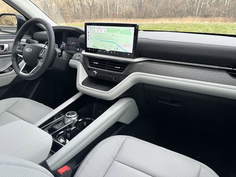 New 2026 Ford Explorer Platinum w/ LUX Leather Package image 46