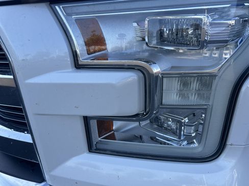 Used 2015 Ford F150 Lariat w/ Equipment Group 502A Luxury AWD/4WD image 10