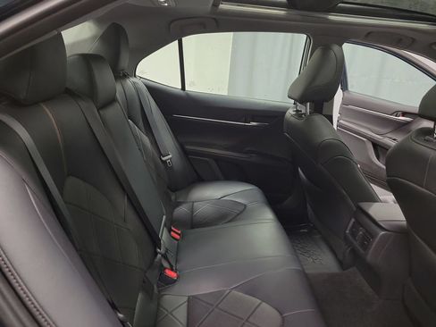 Used 2019 Toyota Camry XLE FWD image 25