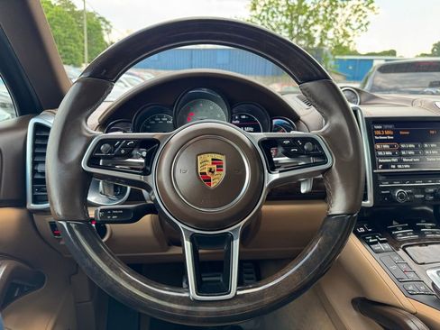 Used 2016 Porsche Cayenne S AWD/4WD image 23