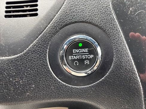 Used 2018 Ford Explorer XLT w/ Equipment Group 202A image 10