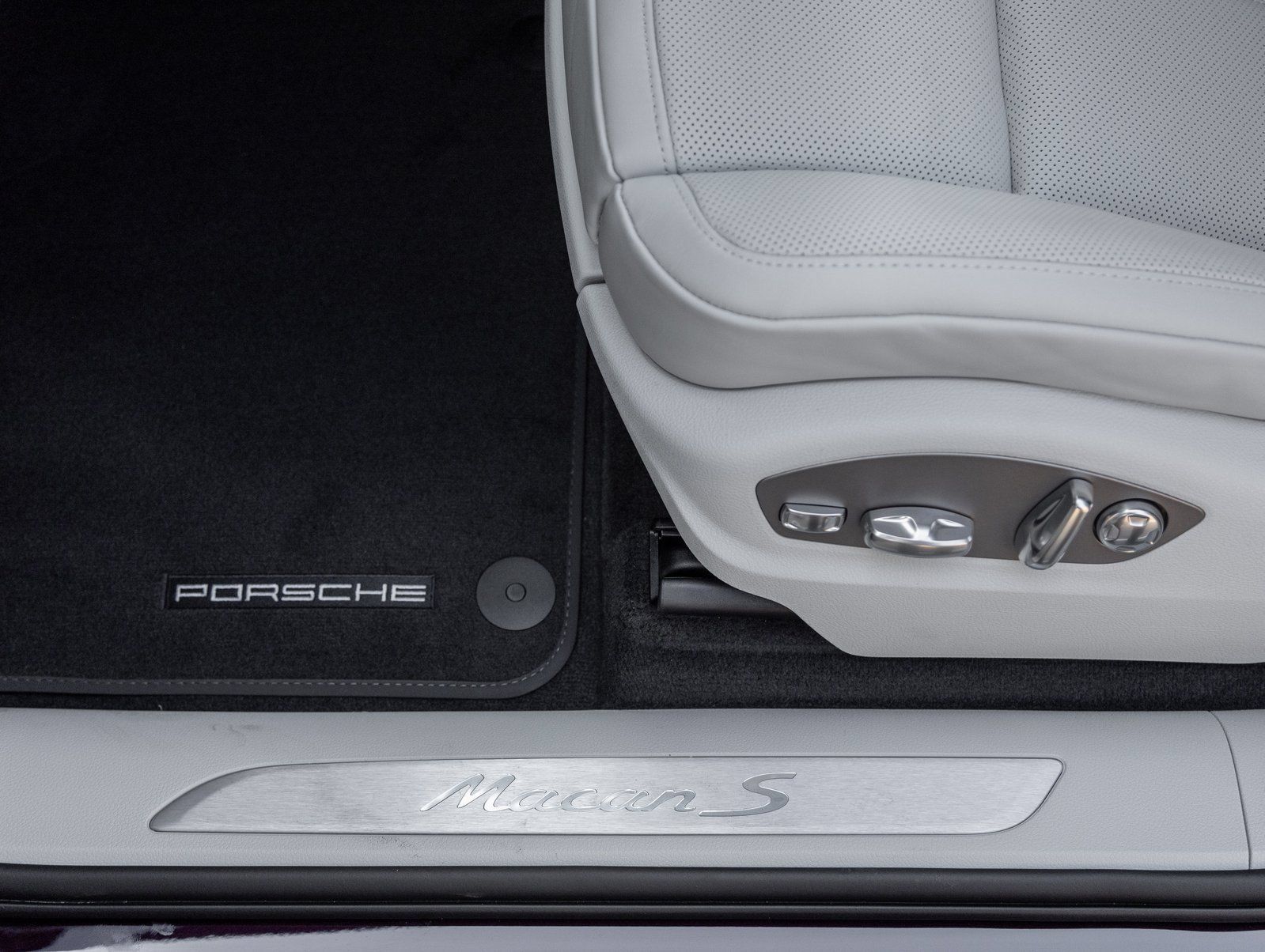 Certified 2026 Porsche Macan S AWD/4WD image 21