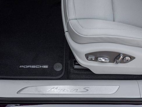 Certified 2026 Porsche Macan S AWD/4WD image 21